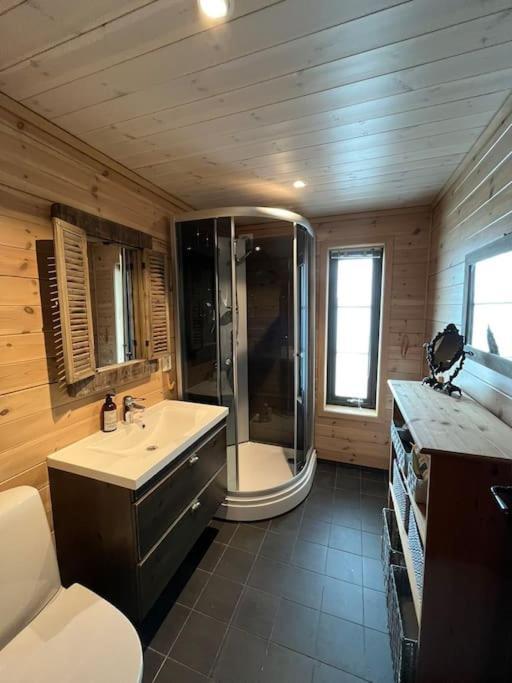 Cabin In Beautiful Surroundings At Harpefossen 노르드피오르다이드 외부 사진