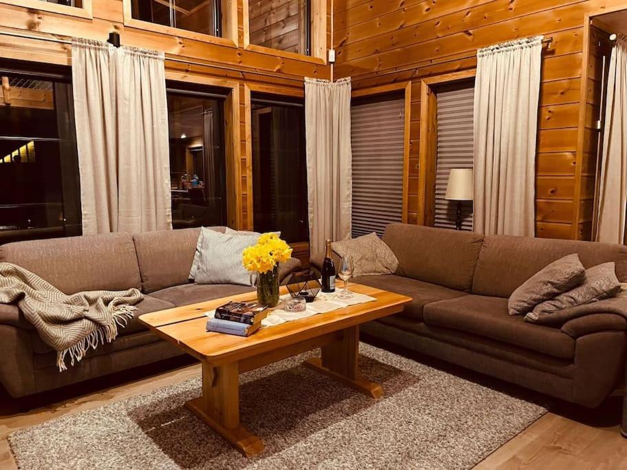 Cabin In Beautiful Surroundings At Harpefossen 노르드피오르다이드 외부 사진